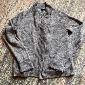 Gap sweater